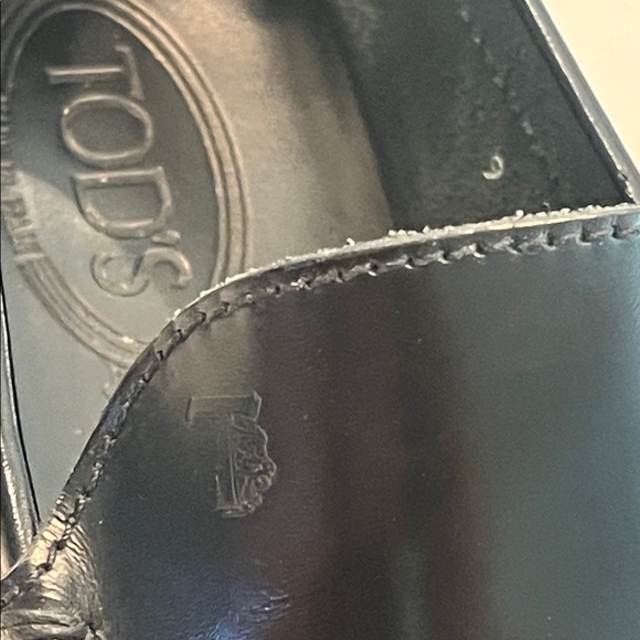 Tod’s Italian size 9/ US size 10.5 Men\'s Black Leather Loafers Made in Italy main image 6